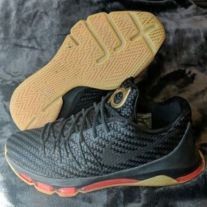 (SOLD) KD 8 EXT Black/Gum